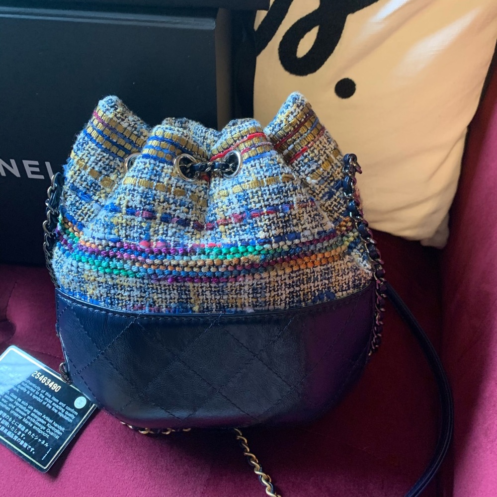 Sold- Chanel Small Gabrielle bucket bag - Picture 3 of 9